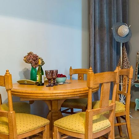 Pokoje Goscinne Przy Rynku Dąbrówno Buitenkant foto